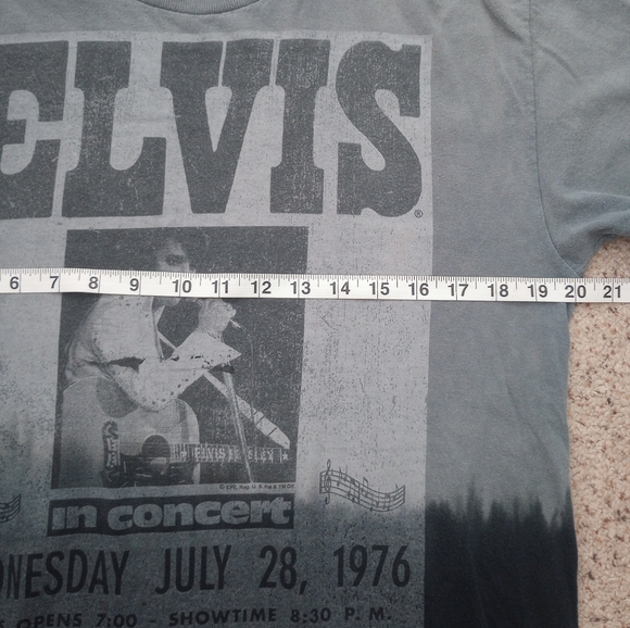 Elvis in Concert Graphic Tee - Picture 3 of 4